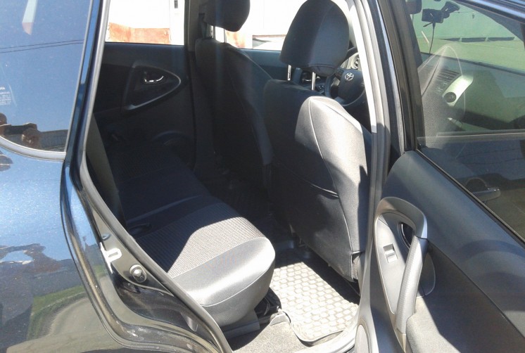 Фото отзыв о Toyota RAV4 2л 6-ст. механика (2011 г.в., 30500 км)