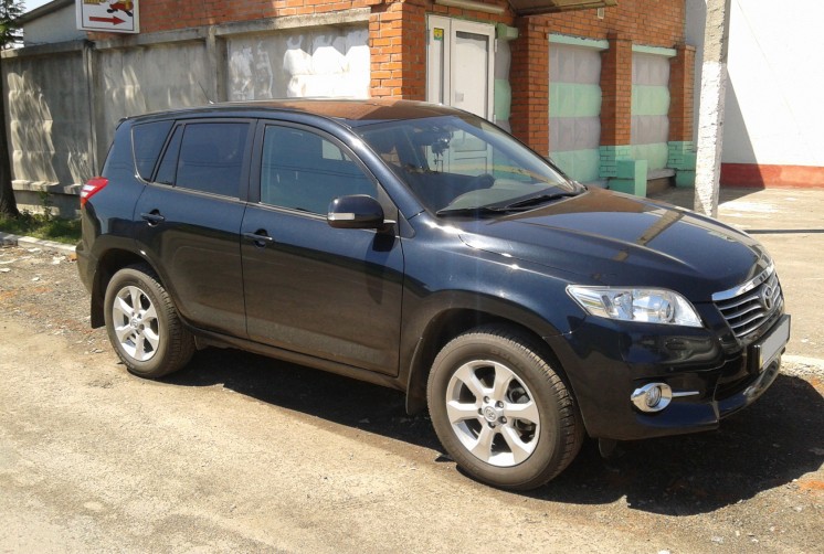 Фото отзыв о Toyota RAV4 2л 6-ст. механика (2011 г.в., 30500 км)