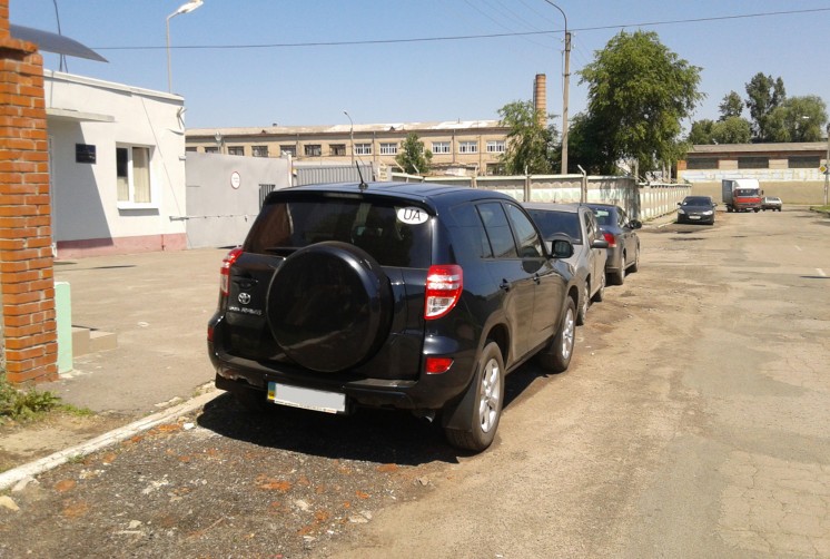 Фото отзыв о Toyota RAV4 2л 6-ст. механика (2011 г.в., 30500 км)