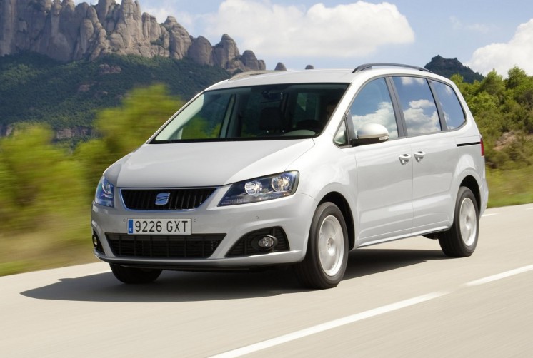 Seat Alhambra - вид спереди