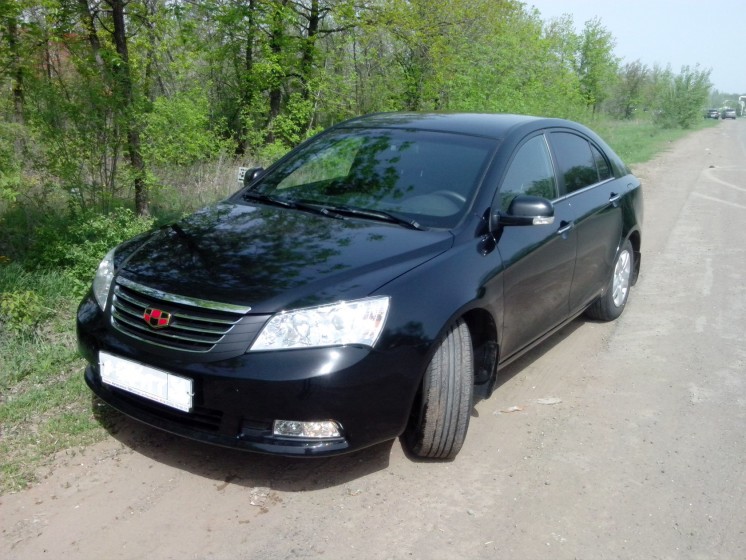 Фото Geely Emgrand EC7 в черном цвете