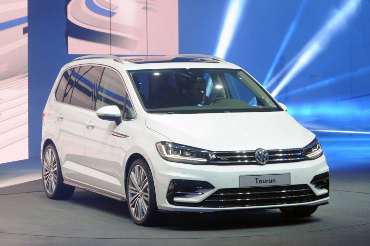 Фото Volkswagen Touran 2015-2016