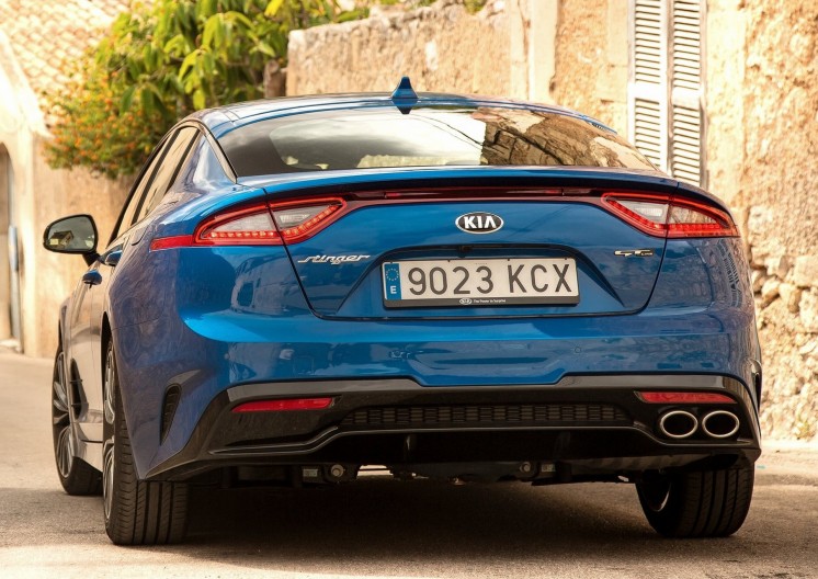 KIA Stinger pokolenie 2018 goda. Photo № 19