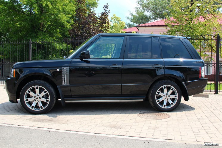 Land Rover Range Rover. Тёмно-зеленый металлик