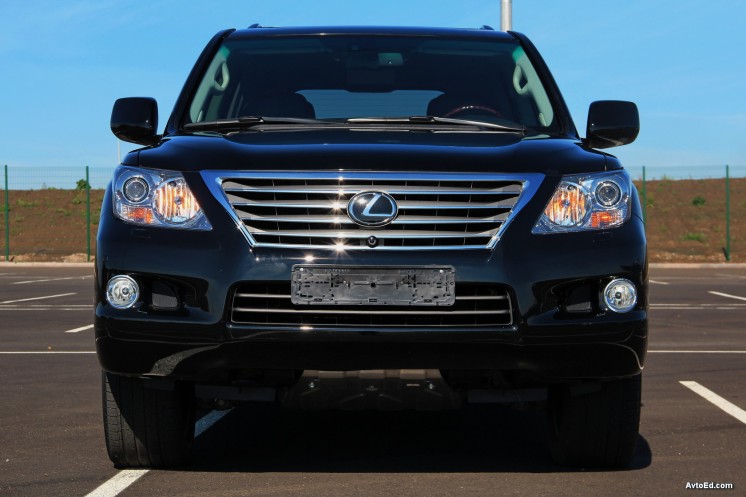 Фото Lexus LX 570 2010