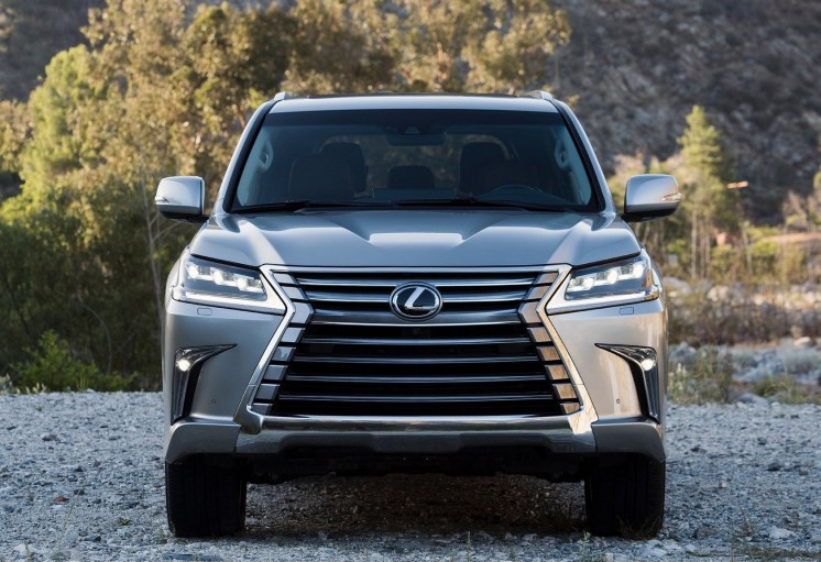 Lexus LX 2016 - перед - фото 1